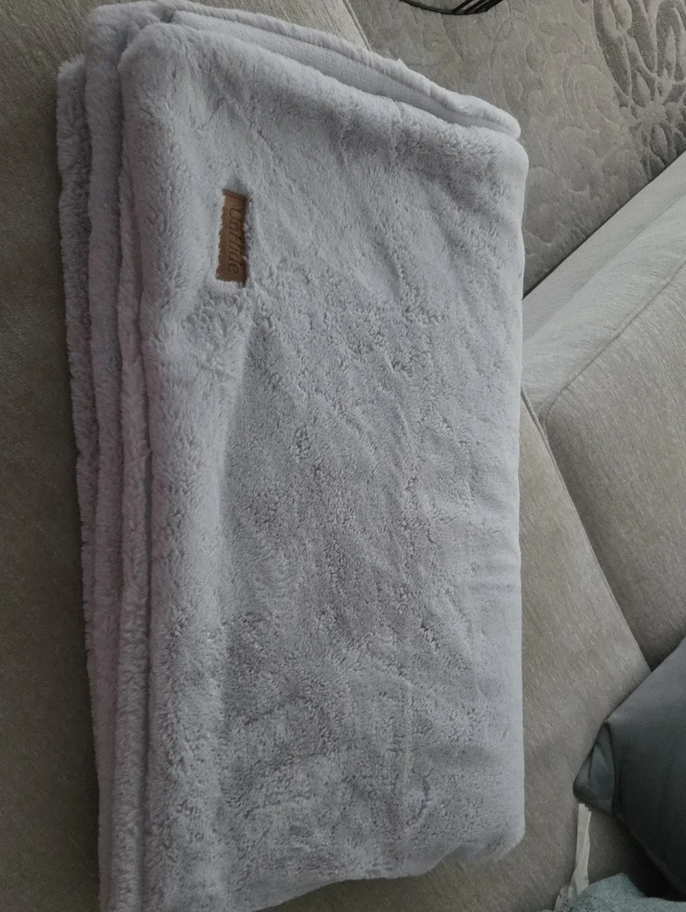 UnHide Throw Blanket